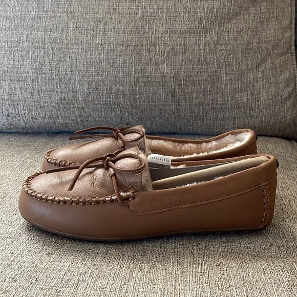 NEW UGG DELUXE LOAFER. CHESTNUT - Picture 5 of 7